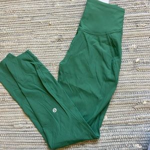 Brand new with tags Lululemon Base Pace HR Tight 25 inch Ribbed